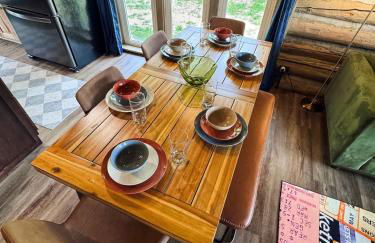 A Novel Stay 3 bed 2 bath log cabin in Shelbyville, IL - Foto 7