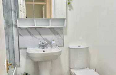 Luxury Spacious 2 bed Apartment - Foto 24