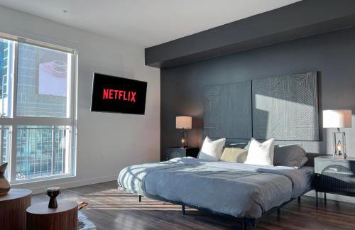 Modern Cosmopolitan APT Mid Hollywood with Free Parking 10mins to Universal Studios - Photo 3