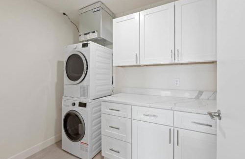 Roav Stays - J and K on Main Luxury Apartment 405 - Foto 13