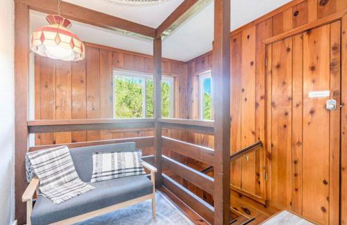 Sierra Vista by Willowbend Creek and waterfalls, Sleeps 16, with Hot tub, Play Yard, Arcade - Foto 11