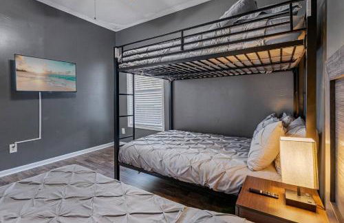 Wonderful 3 Bed 2 Bath House in Heart of YBOR City - Photo 4