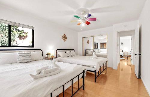 King Suite, 5 Queen beds Spacious Modern Home - Foto 6