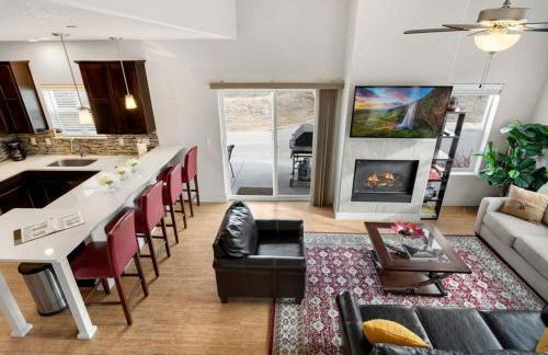 Modern Townhome Steps From the Brewery District! - Foto 18