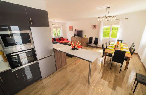 Magnificent villa: 2 private pools, BBQ, garden & parking. 13 per. In Padul - Foto 14