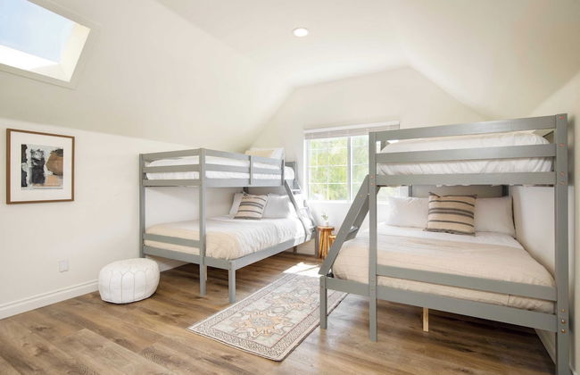 The Riesling Retreat by Avantstay Estate w/ Pool, Hottub, Putting Green & Pickle Ball Court! - Photo 31