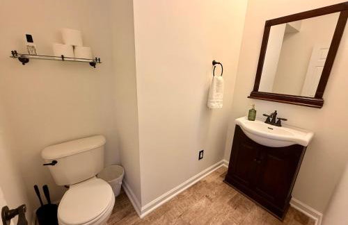 Historic Townhome by Mass Ave - Explore and Unwind - Foto 5