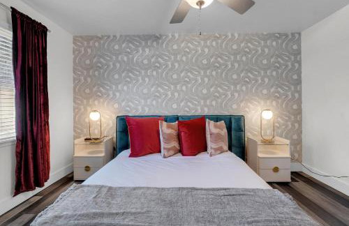 10min to EXPO - Family-Friendly with Office & Playroom - Photo 17