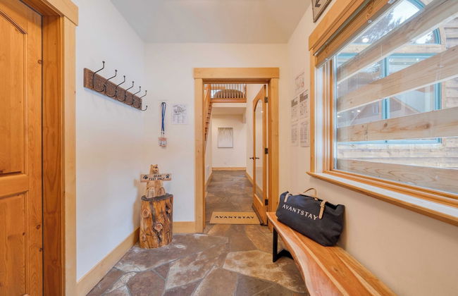 5 Mins to Ski Resort Ping Pong, Pool Table, Deck Donner Ridge by Avantstay - Foto 35