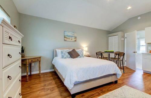 Beautiful Studio in Downtown Dunedin! - Photo 1