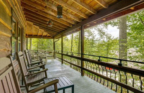 Less Than 1 Mi to Lake Cabin with Hot Tub in Greentown! - Foto 1