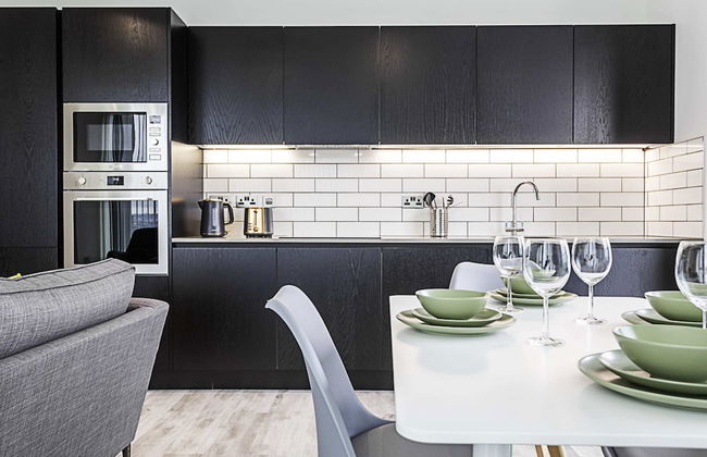 Icon Tower Flat One - North Acton - Photo 7