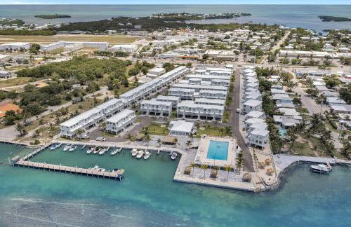 THE SANDCASTLE SUITE! Brand New 2Bedroom in Oceanfront Complex! BE THE FIRST to Visit our Condo Townhome with FREE Parking & Private Garage at Ocean Isles 38 Marathon FL KEYS! SPECIAL PRICING!!! - Foto 8