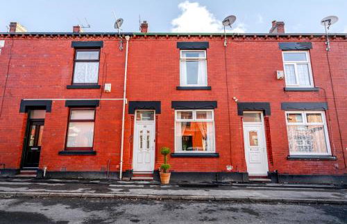 Westfield House, 2BR Sleeps 6, Oldham - Photo 5