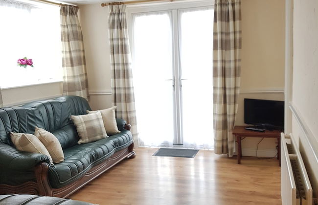 Holly Cottage - Photo 1