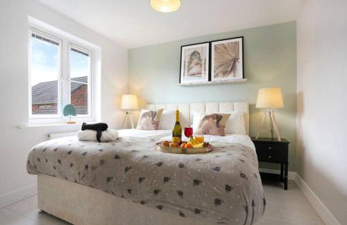 Stylish 6 Bedroom 3 Bathroom Detached House with Free Parking, Super-Fast Wifi, Pool Table, Smart TVs with Netflix by Yoko Property - Foto 8