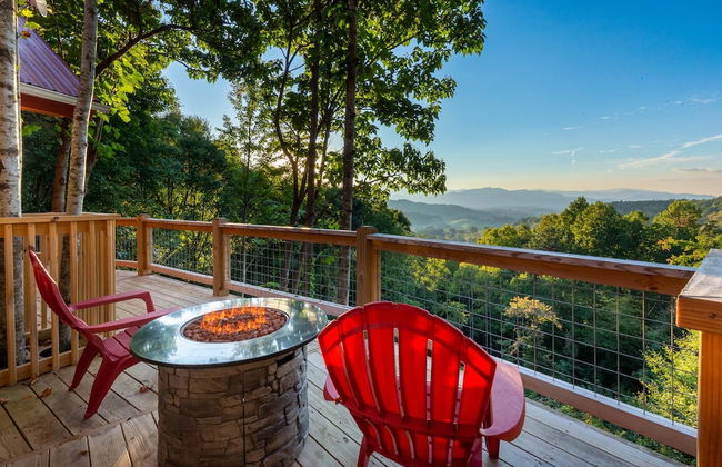 Stunning 2BR Cabin with Mountain Views - Foto 14