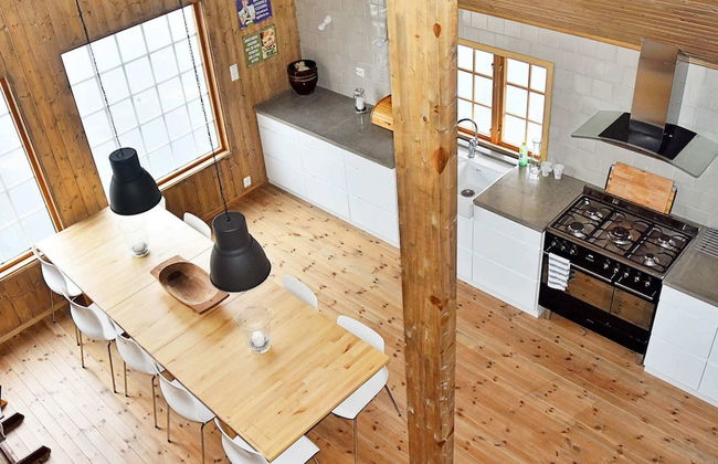 8 Person Holiday Home in Lesund - Foto 11