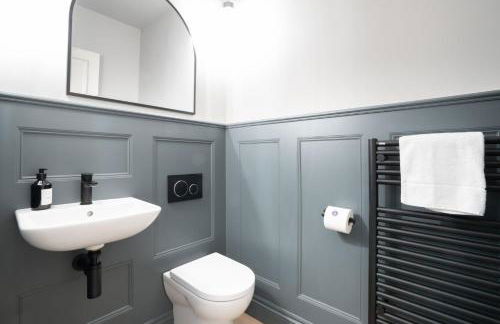 Brand New - Contemporary - 2 Bedroom - 2 Bathroom - Spacious Apartment - Lake Views - Foto 16