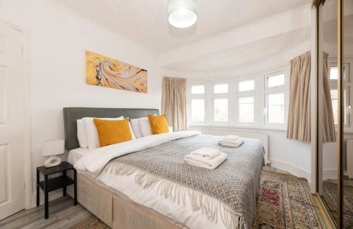 4 Bedroom Family Home In South East London - Photo 18