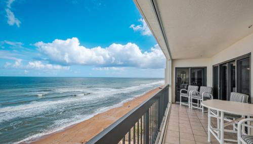 Luxury direct oceanfront corner penthouse with heated pool and garage parking - Foto 2