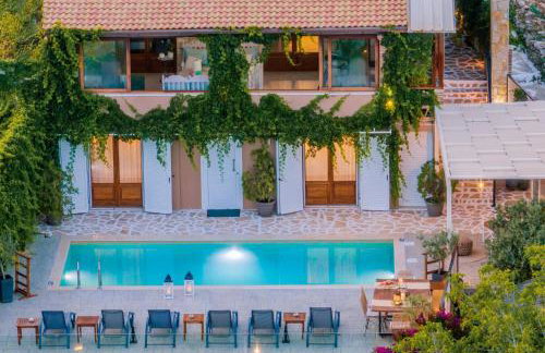 Villa Tramonto with Private Heated Pool, by ZanteWize - Foto 42