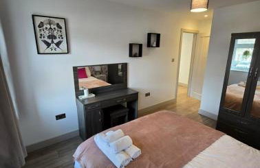 Modern Two-Bedroom House - Free Parking - Foto 21