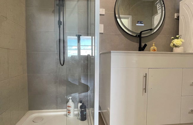 Morwell Pet friendly 3BM House - Photo 19