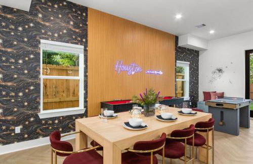 Chic 4BR Getaway Near NRG TMC - Foto 8