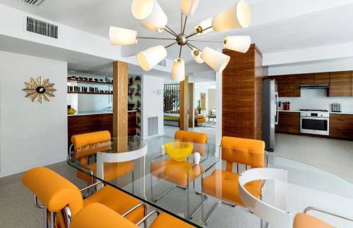 Monterey Manor Interior Designed Home Plus Pool - Photo 28