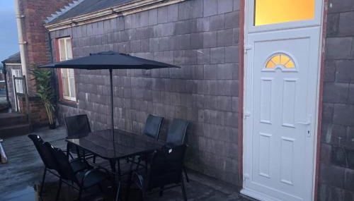 2 Bed - Sleeps 6 - Private Balcony - City Centre - Foto 3