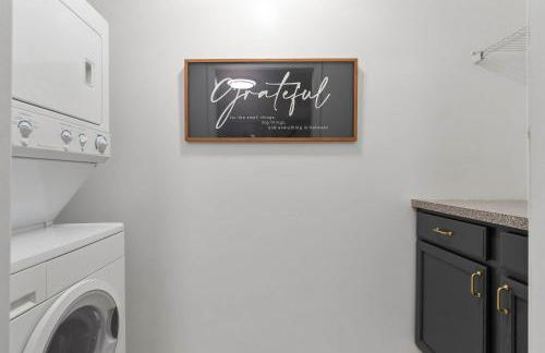 Cozy Retreat w Hot Tub Firepit & Grill near Bryce - Foto 35