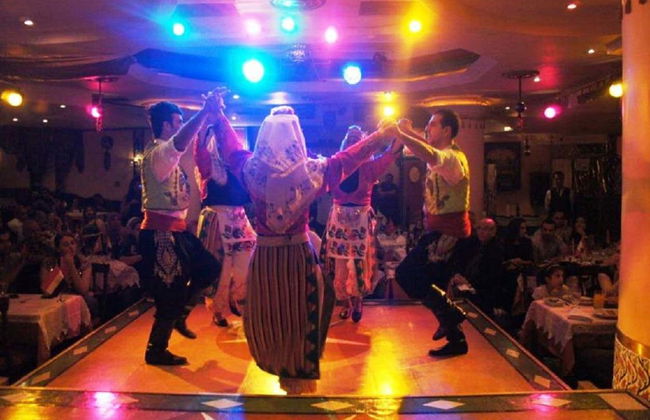 Spectacle de danse orientale avec dîner - Photo 1