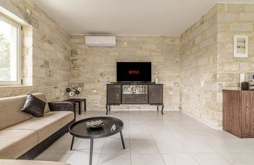 Elysian Stone Villa with Pool & Mountain View - Photo 8