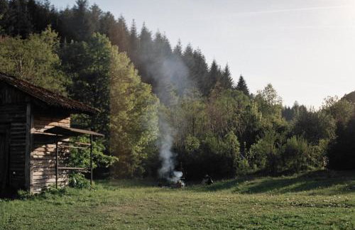 Nad Mikowym Potokiem - wydzielona część drewnianego domu z osobnym wejściem i ogrodem - Foto 4