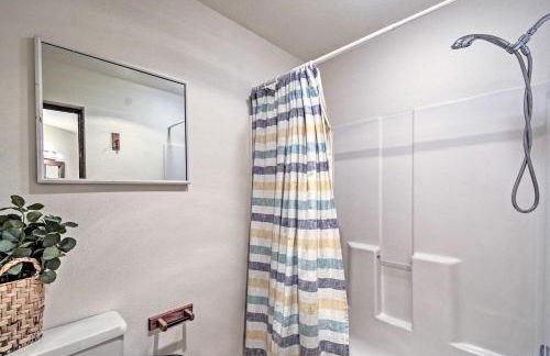 Unique Port Ludlow Home with 3 Decks and Hot Tub! - Foto 31