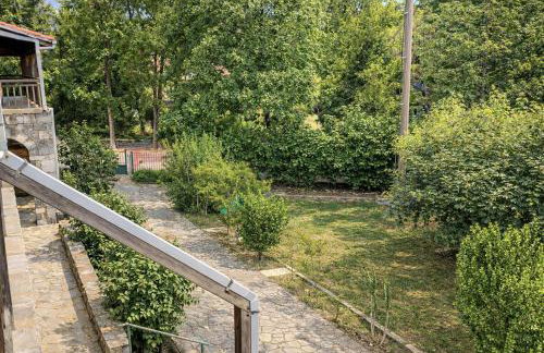 VYTINA LOFTS - Cozy 2-Level Loft Apartments with Fireplace & Mountain Views - Photo 47