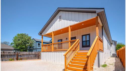 3BR-2BA Cityscape Haven with Panoramic Tower View - Foto 4, Other