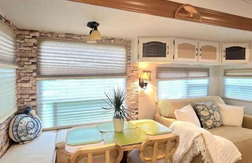 1 Large Bedroom Outdoor Patio - Photo 35