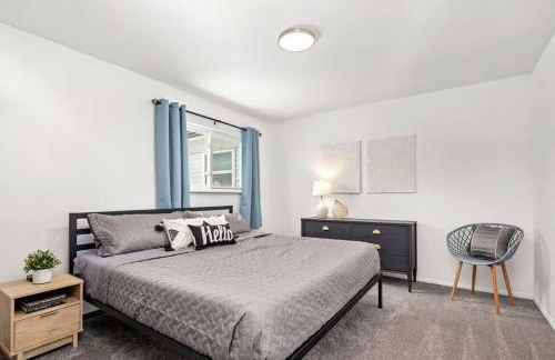 2nd Floor, Corner unit ft. King Bed - Workspace - Foto 13