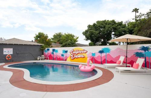 Stunning Retro Beach Oasis, Dual Living, Pool - Foto 49