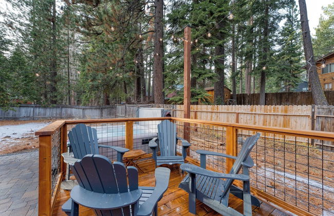 Westlake Cabin by Avantstay Hot Tub, Near Skiing, Walk to Restaurants & Lake! - Foto 4