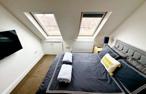 Stunning Modern, Private Apartment,15 Mins To Central London - Photo 8