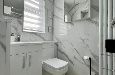 Dunmuir House 4 Bedroom 2 bathroom House & Garden in Denny - Photo 20