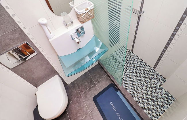 Luxurious 4-bedroom Villa With Private Pool in Kassandra, Halkidiki - Photo 20