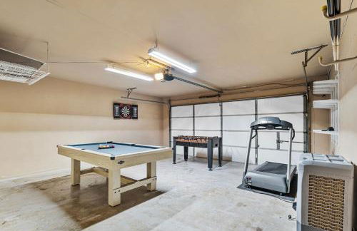 Retreat close to Lewisville Lake with pool, pet ok - Photo 5