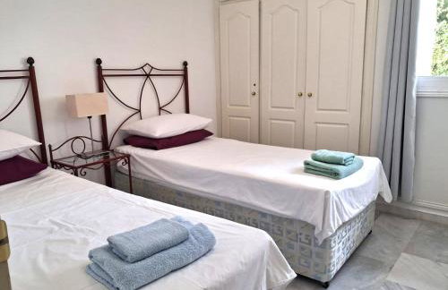 2 Bed Garden Apartment Benavista Direct Pool Access Walk to Golf, Tennis & Amenities - Photo 16