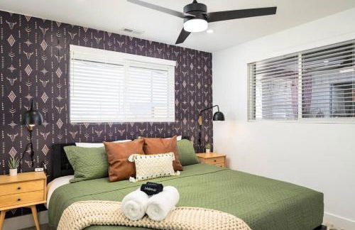 Wild West Disco Haus! Sleeps 12, Hot Tub + Gym! - Foto 10