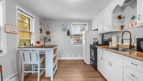 City Charm Walk to Trinity & Hospital with Parking - Foto 5