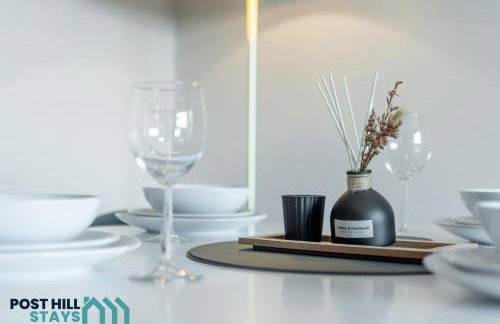 Large 4BR - Ideal Long Stays - Parking - Fast WiFi - Foto 33